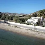 Ricardo By The Sea 4* パロス島