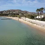 Ricardo By The Sea パロス島